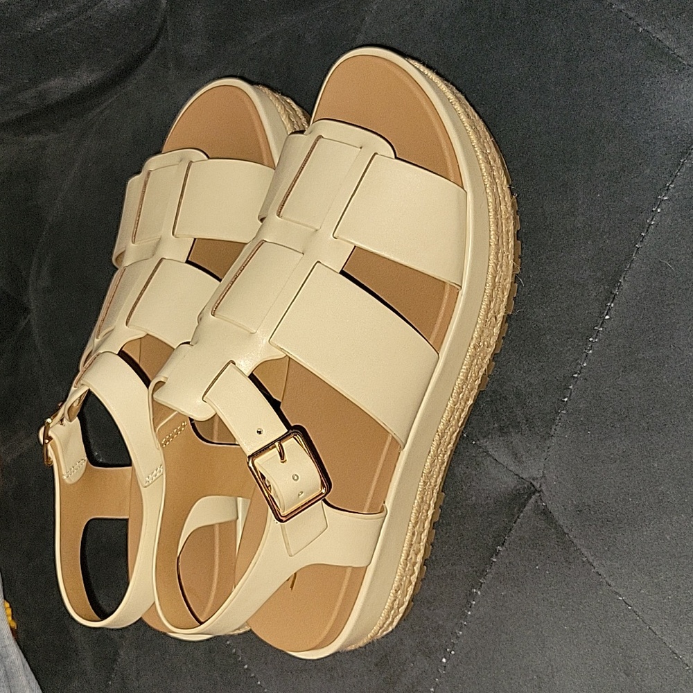 NWOT! Soda Espadrille Sandals